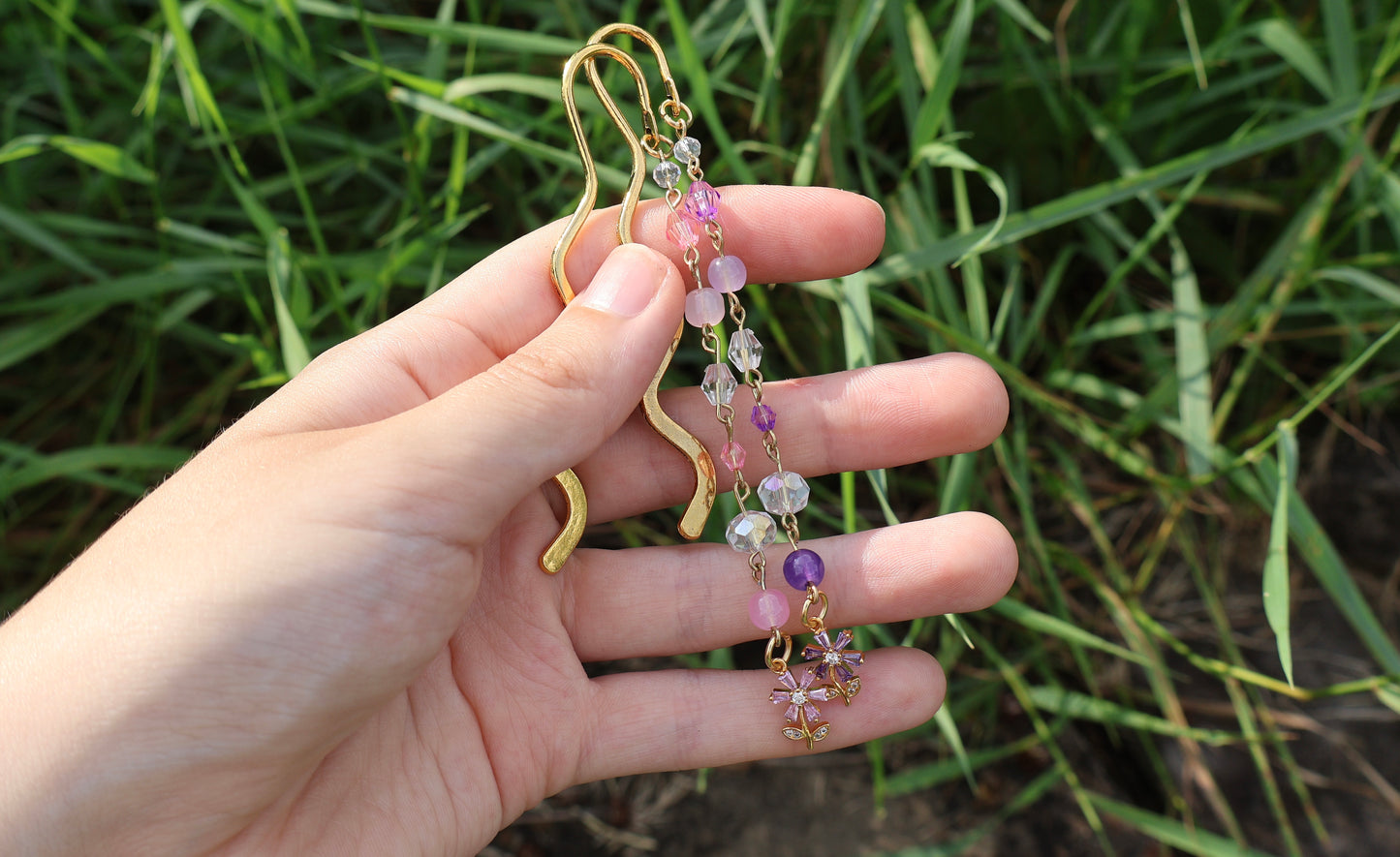 Gold Flower Beaded Wavy Bookmark in Pink or Purple